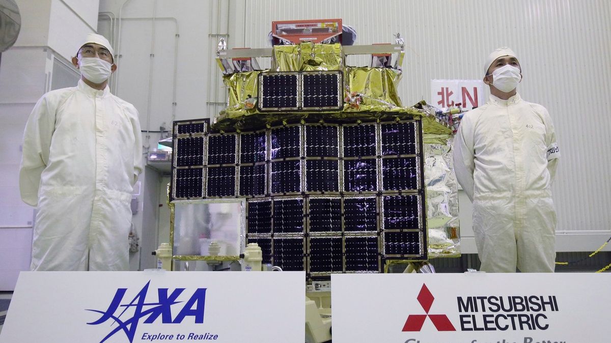 Japonci plánují vyslat v neděli k Měsíci malý přistávací modul